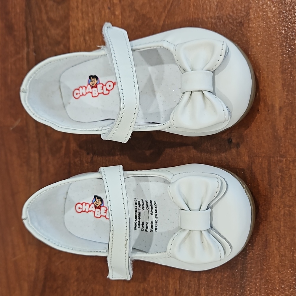 NWOB CHABELO BABY SHOES
